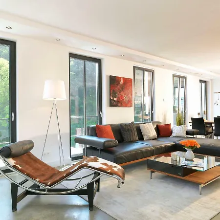 Paradise Cloud***** Binz